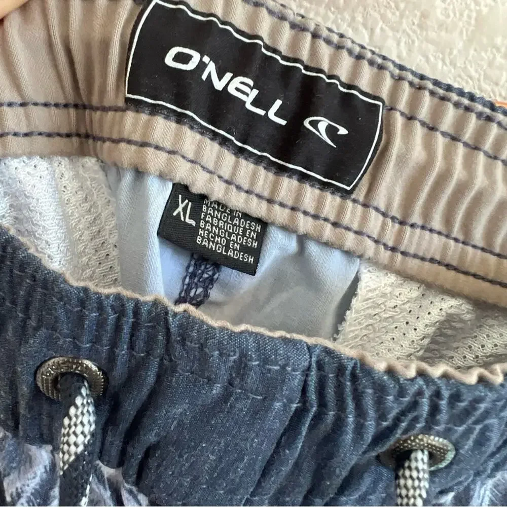 NWT O'Neill Sarfin Volley Shorts Board Shorts Trunks Swim Tropical Flag XL